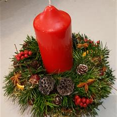 single candle Christmas arrangement