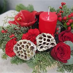 Candle arrangement red