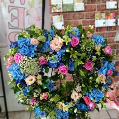 Vibrant heart on stand 