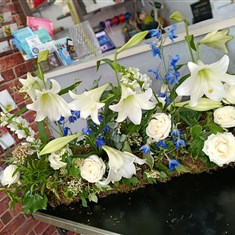 Contemporary casket spray 